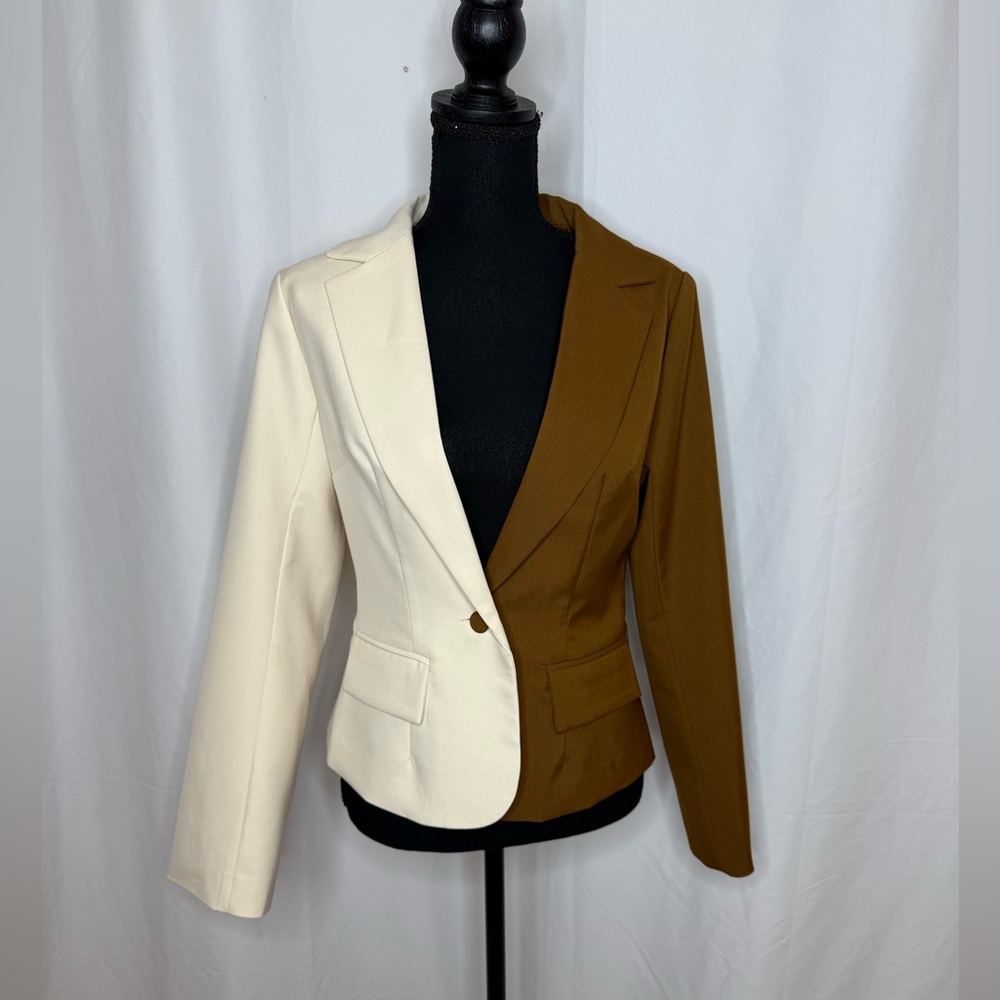 NWT Two-Tone Cream and Brown Women's Blazer